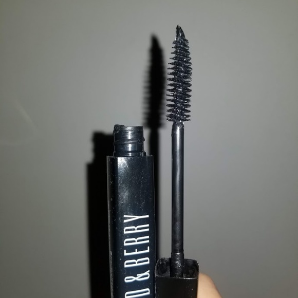 1 Lord & Berry Back in Black Mascara - Picture 2 of 2